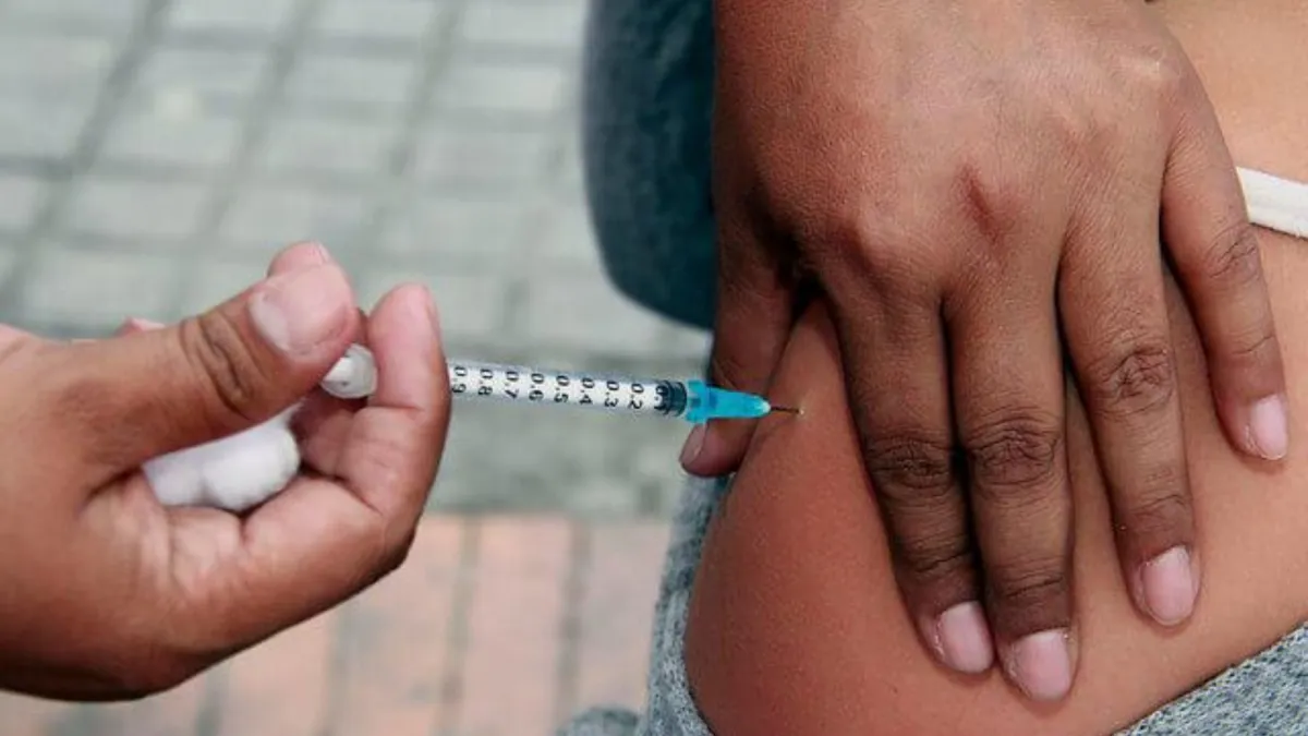 Colombia amplía edad en varones para recibir vacuna contra virus de papiloma humano
